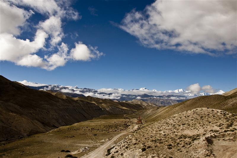 A glimpse of the Upper Mustang from one of the pass adjoining Lo Manthang towards the highest mountains in the world.